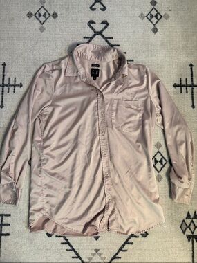 GAP Satin Boyfriend Pale Pink Long-Sleeve Button-Down Shirt